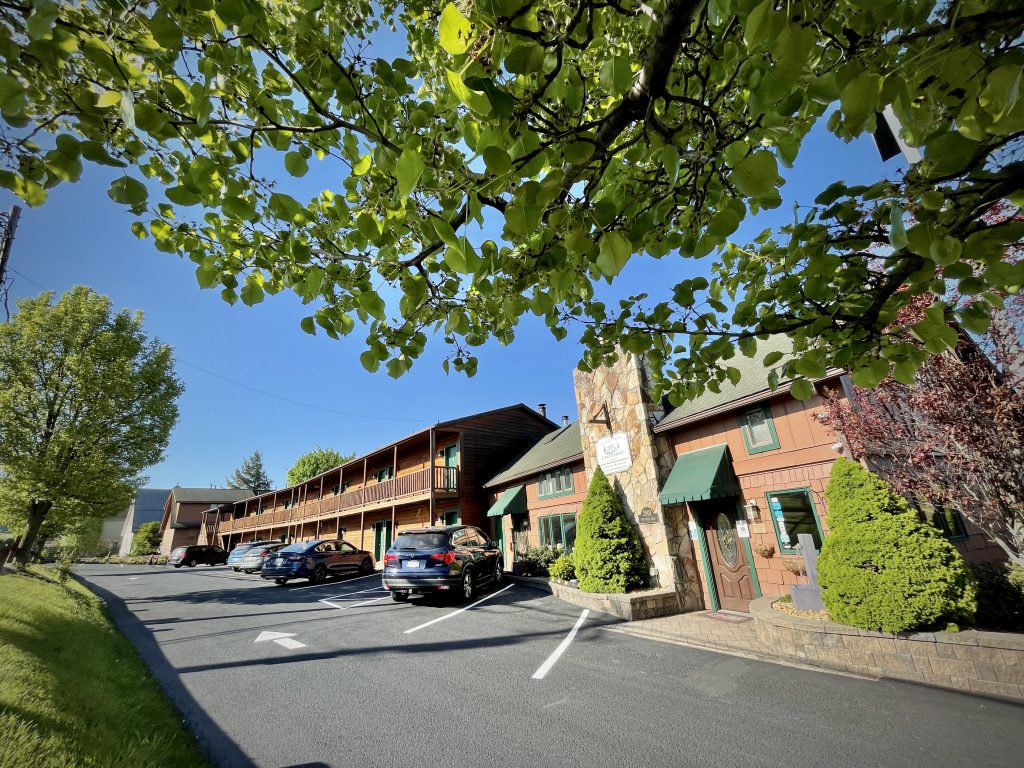 Image gallery LakeFront Lodge