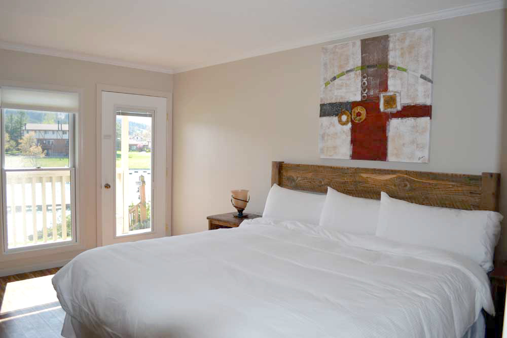 Lakefront-Lodge-Deep-Creek-Lake-room-106